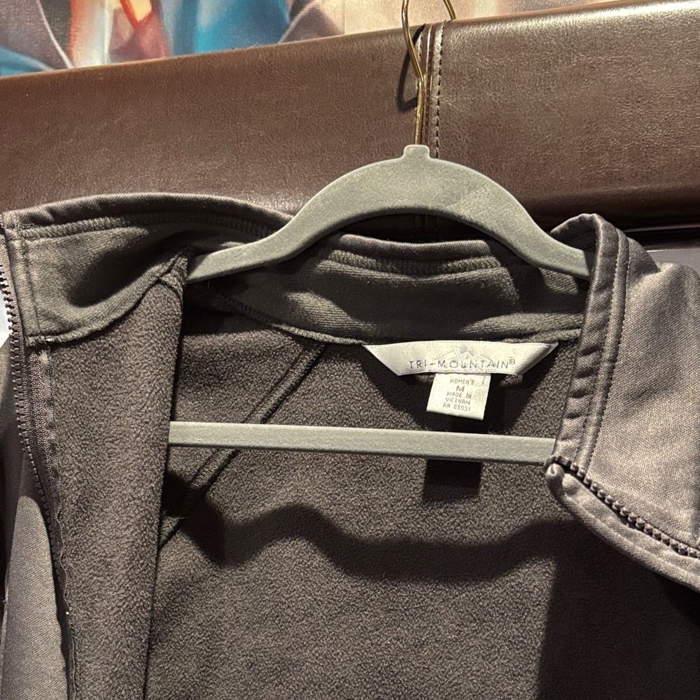 Women's Utility Jacket in Gray - Picture 6 of 6